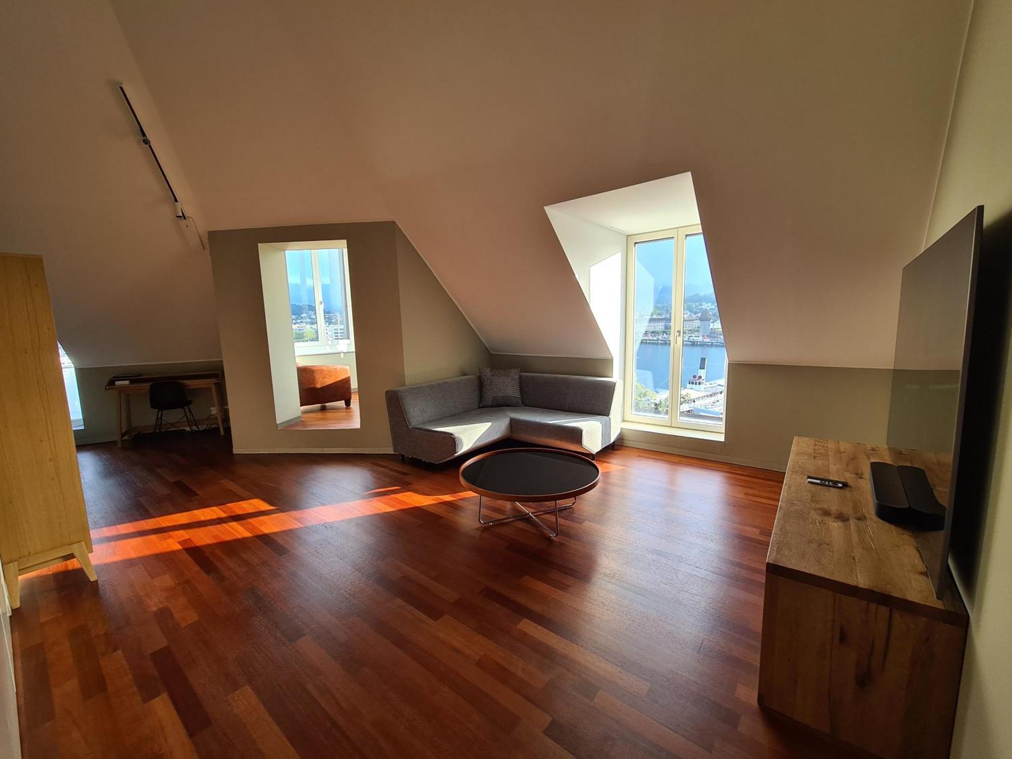 Lucerne Lake View Apartments Oda fotoğraf